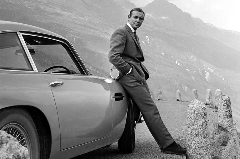 Diễn viên 90 tuổi được chọn là điệp viên 007 xuất sắc nhất màn ảnh