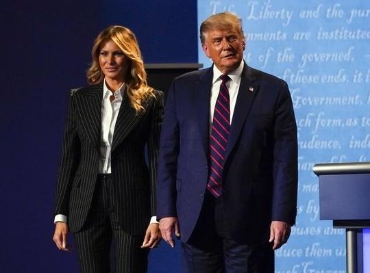 Tổng thống Trump và vợ dương tính Covid-19