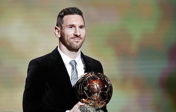 Lionel Messi lần thứ 6 đoạt danh hiệu “Quả bóng Vàng”!