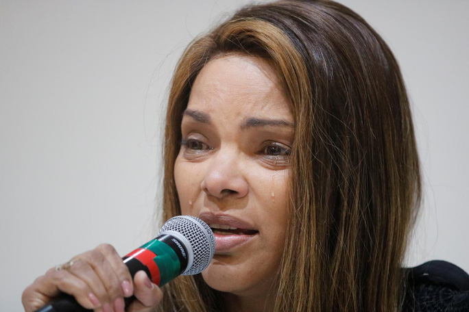 Brazil: Nữ nghị sĩ mưu sát chồng 7 lần, xả 30 phát súng vào bạn đời