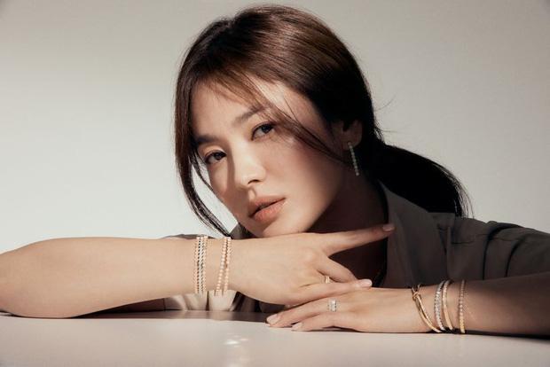 Song Hye Kyo đóng phim kinh dị, tái hợp đạo diễn 'Hậu Duệ Mặt Trời'