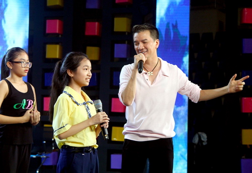 Tại buổi tổng duyệt, Mr. Đàm bất ngờ xuất hiện để tập dợt tiết mục song ca cùng với bé Lam Giang – thí sinh chương trình để chuẩn bị cho đêm Chung kết.