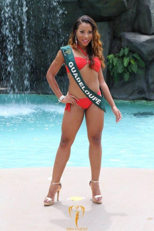 Đại diện đến từ Guadeloupe có vòng eo tận 75cm. Ngoại hình của cô khá thô so với tiêu chuẩn hoa hậu.