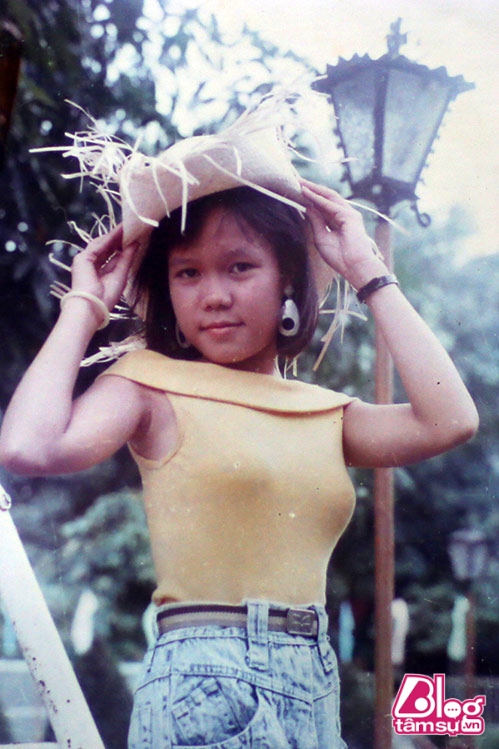 Thời còn son trẻ, Việt Hương là một cô bé hết sức xinh xắn, dễ thương
