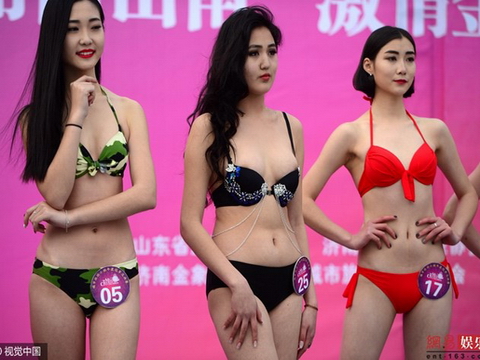 Thí sinh hoa hậu Trung Quốc phải diện bikini giữa trời tuyết