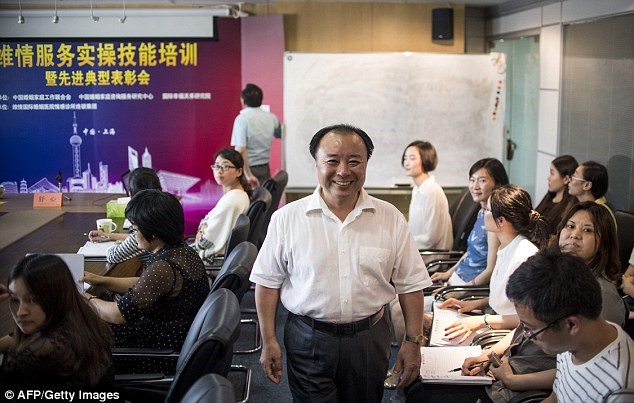 Ông Shi Xin, người sáng lập công ty Weiqing chuyên cung cấp dịch vụ 