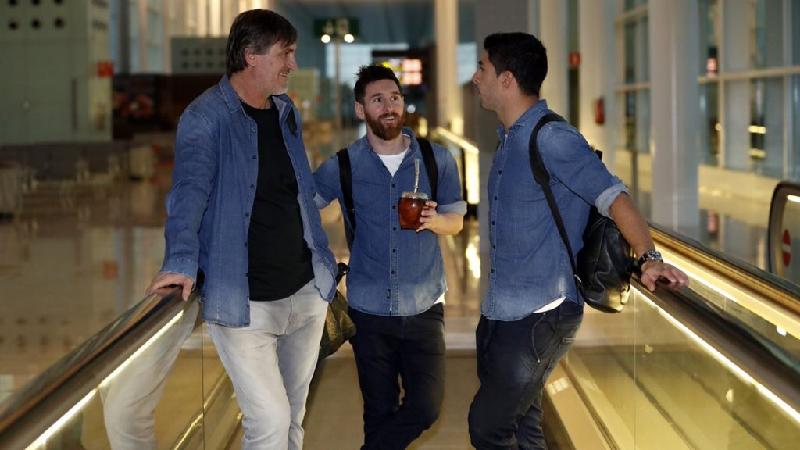 Messi cùng các đồng đội cũng đã đáp chuyến bay tới La Coruna để chuẩn bị cho cuộc đọ sức với chủ nhà Deportivo trong khuôn khổ vòng 27 La Liga.