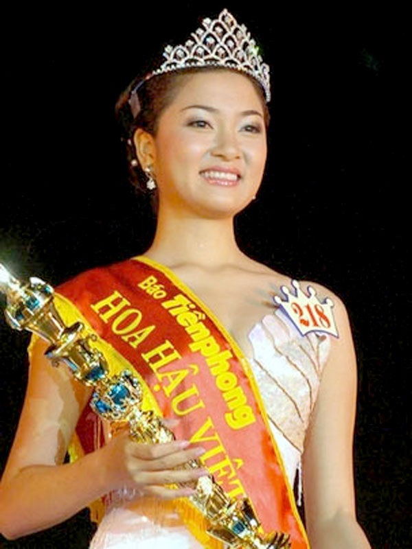 ﻿﻿Nguyễn Thị Huyền   Được biết đến với danh hiệu Hoa hậu Việt Nam 2004, và cũng là một trong những Hoa hậu Việt Nam đẹp nhất lịch sử, thế nhưng ít ai biết Nguyễn Thị Huyền từng đoạt được một danh hiệu sắc đẹp khác nữa. 