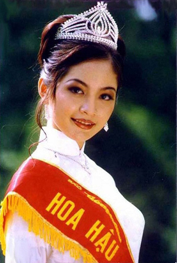 Nguyễn Thiên Nga  Cho đến bây giờ, Thiên Nga vẫn là người đẹp duy nhất hai lần đăng quang Hoa hậu Việt Nam.  Lần thứ nhất, cô lên ngôi Hoa hậu Toàn quốc 1996 (tiền thân của cuộc thi Hoa hậu Việt Nam hiện nay). Lần thứ hai, trong cuộc thi 