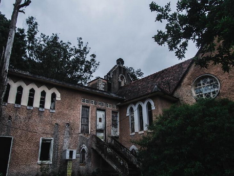 Tu viện bỏ hoang đẹp như ở châu Âu giữa lòng Đà Lạt