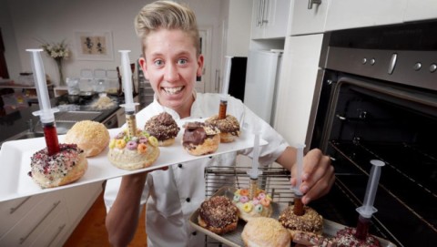 Chàng trai 16 tuổi được mệnh danh 'ông vua bánh rán ngọt'