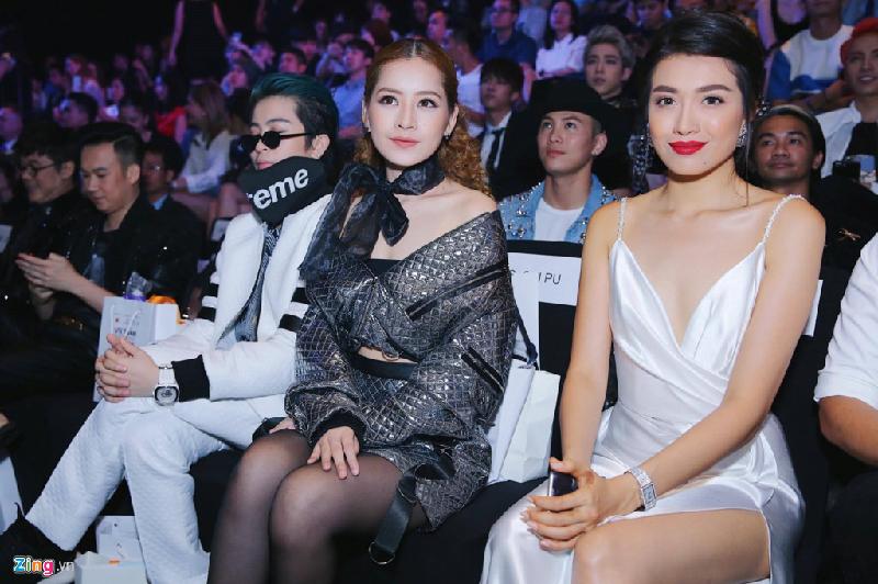 Á hậu Lệ Hằng ngồi sát cạnh Chi Pu, Gil Lê trong sự kiện.