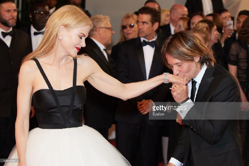 Nicole Kidman là minh tinh được chú ý tại kỳ Cannes lần thứ 70.