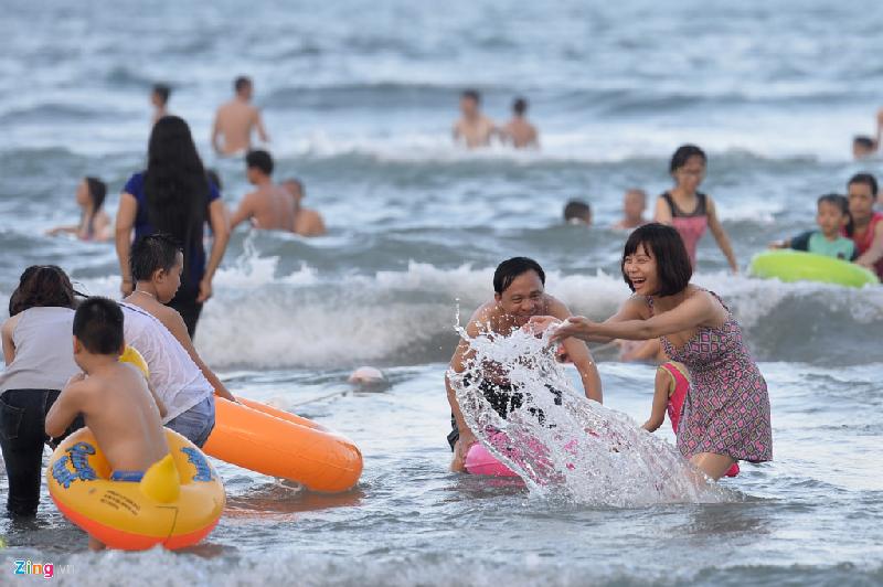 Đó là những lý do để biển Đà Nẵng luôn là lựa chọn số 1 đối với nhiều du khách từ các tỉnh mỗi dịp nghỉ lễ.