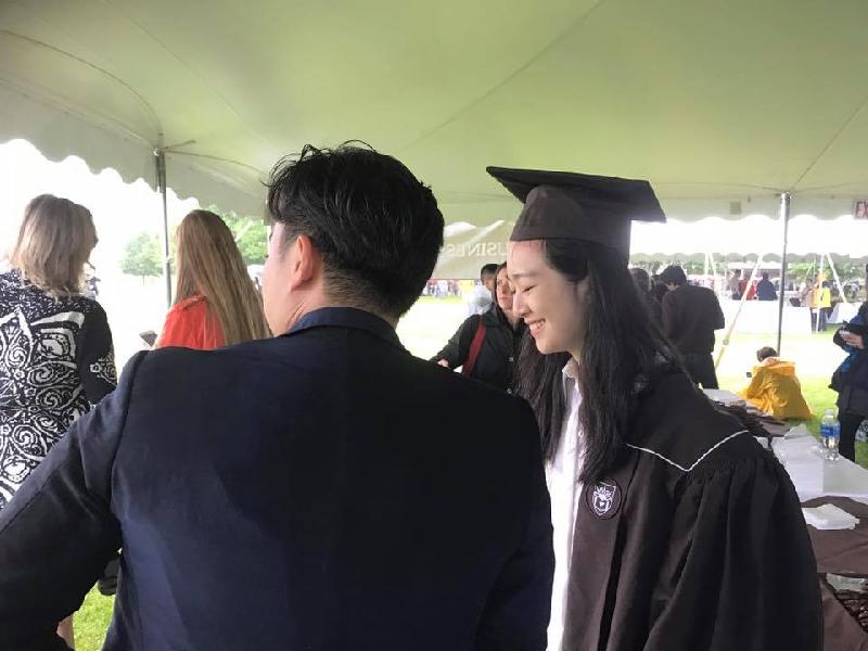 Nụ cười rạng rỡ của Anh Sa trong lễ tốt nghiệp