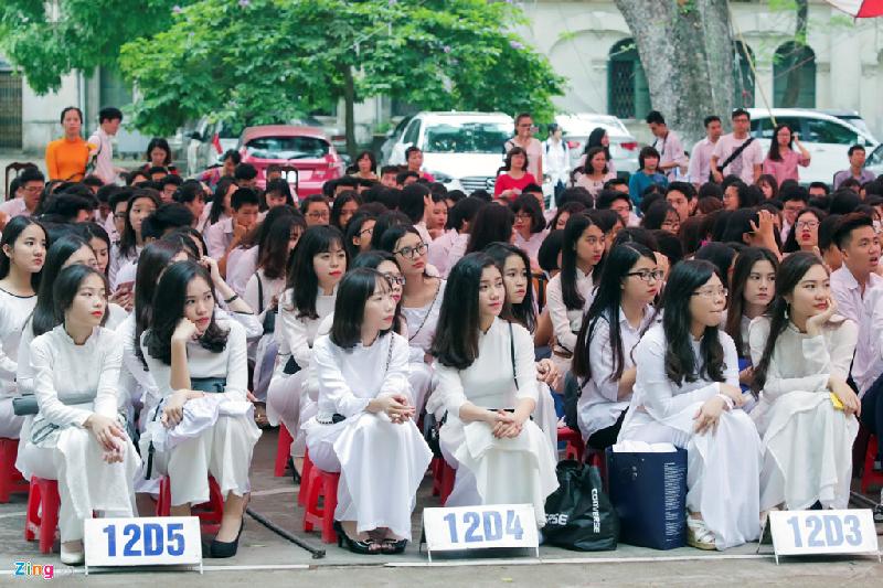 Sáng 22/5, trường THPT Việt Đức tổ chức lễ bế giảng và chia tay học sinh khối 12, kết thúc năm học.