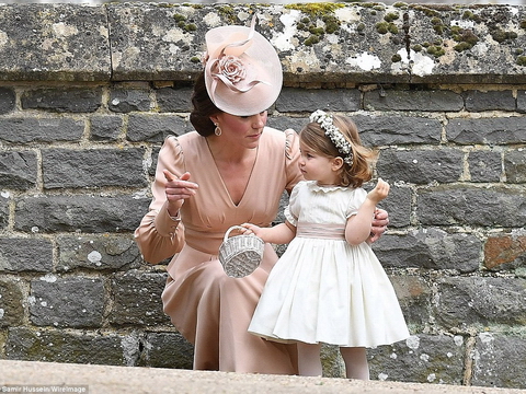Tiểu hoàng tử và công chúa nước Anh 'làm rộn ràng' đám cưới dì ruột
