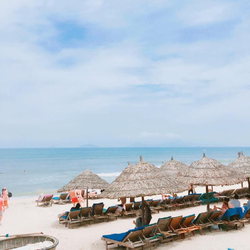 Check-in Hội An không thể thiếu bãi biển An Bàng xanh mướt - nơi được TripAdvisor đánh giá là “top 25 bãi biển đẹp nhất châu Á”. Ảnh: Instagram @jaeyoung0.