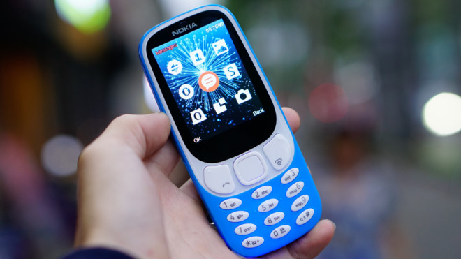 Nokia 3310 hàng nhái giá chỉ 1/3 hàng thật tại Việt Nam. Ảnh: Mobigo.