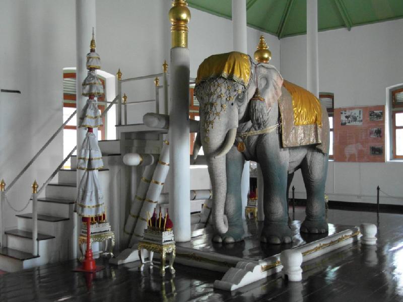 Bảo tàng Voi Hoàng gia: Voi là biểu tượng của Thái Lan, và chiếm một vị trí quan trọng trong trái tim người dân nơi đây. Bảo tàng trưng bày những điều thuộc về loài voi trong nền văn hóa Thái, những niềm tin tôn giáo và cổ xưa về loài vật khổng lồ này. Ảnh: Utrip.