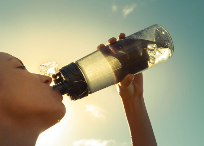 4 sai lầm phổ biến khi uống nước gây hại sức khỏe