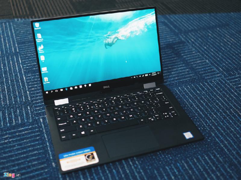 XPS 13 2-in-1 trang bị màn hình 13,3 inch QuadHD+ (độ phân giải 3.200 x 1.800 pixel), khung viền màn hình siêu mỏng InfinityEdge làm nên vẻ sexy của của mẫu laptop này. 
