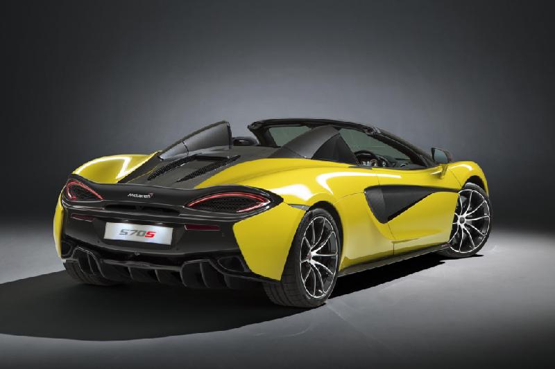 Mức giá khởi điểm từ 164.750 bảng Anh. Xe sẽ chính thức ra mắt công chúng tại Goodwood Festival of Speed 2017 vào cuối tháng 6 này. Những chiếc xe đầu tiên sẽ được giao cho khách hàng từ tháng 8. Dự kiến trong năm nay McLaren sẽ bán được 400 chiếc. 