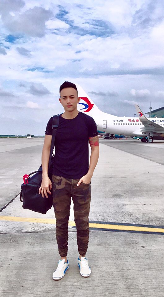 Trung Dũng Sĩ kết thúc tin hot girl - hot boy Việt hôm nay bằng hình ảnh chụp tại sân bay.