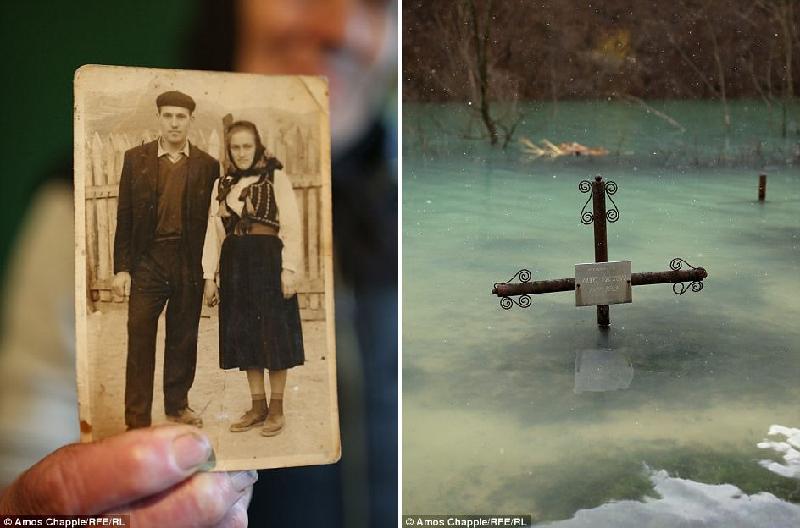 Bà Maria đến làng cùng chồng chỉ vài năm trước khi những người thăm dò mỏ xuất hiện. Nghĩa trang của làng giờ cũng đã chìm dưới nước.