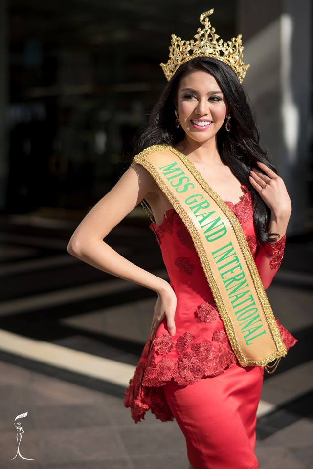 Đương kim Hoa hậu hòa bình quốc tế - Ariska Putri Pertiwii (Indonesia).