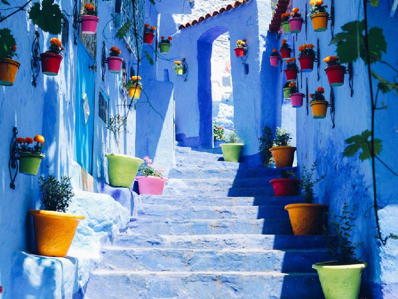 Chefchaouen, Morocco: Chefchaouen là một thị trấn xinh đẹp nằm trên ngọn đồi nhỏ, từ lâu đã là điểm đến yêu thích của nhiều du khách nhờ những ngôi nhà sơn màu xanh dịu mát. Ảnh: Cntraveler.