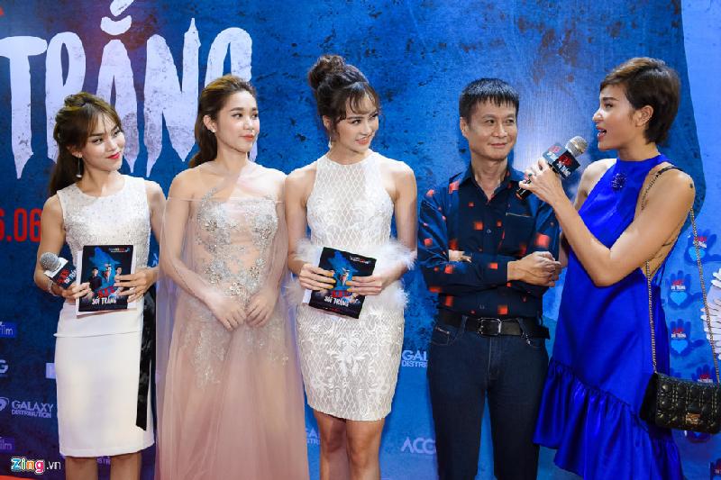 SOS Sói trắng là dự án phim điện ảnh của Lê Hoàng sau nhiều năm vắng bóng trên màn ảnh rộng. Bộ phim khai thác về chủ đề ấu dâm - vấn nạn của xã hội hiện tại.