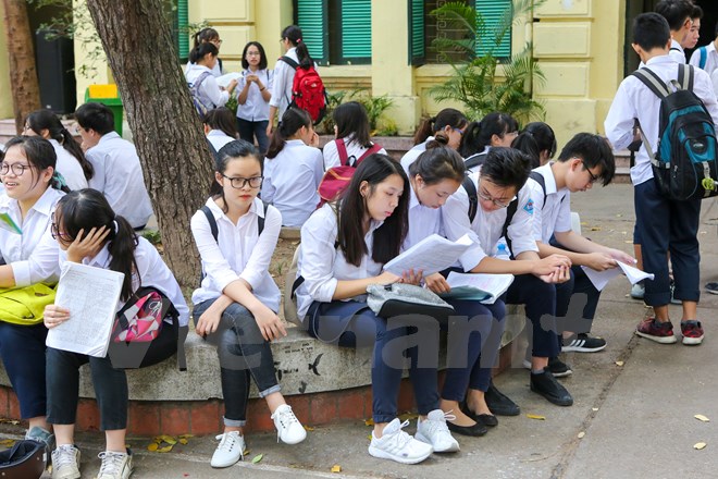 Để tổ chức kỳ thi này, Sở Giáo dục và Đào tạo Hà Nội đã huy động hơn gần 6.500 giáo viên làm nhiệm vụ coi thi tại 153 điểm thi và tổng số phòng thi lên tới 3.208 phòng. (Ảnh: Minh Sơn/Vietnam+)