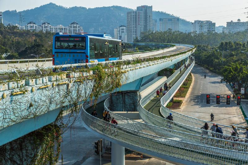 Đường Hạ Môn có các điểm trung chuyển để người đi xe đạp có thể sử dụng phương tiện công cộng.
