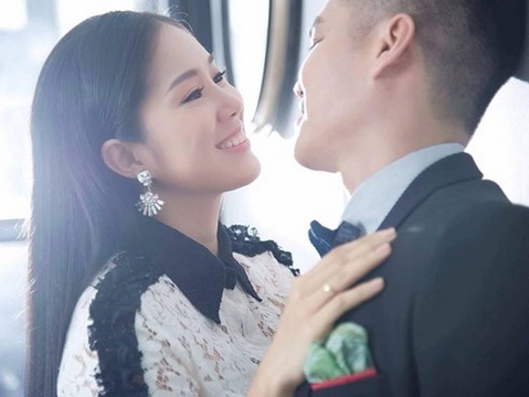 Mặc tin đồn đám cưới sát nút, Lê Phương vẫn xưng chị 'siêu ngọt' với bạn trai kém 7 tuổi