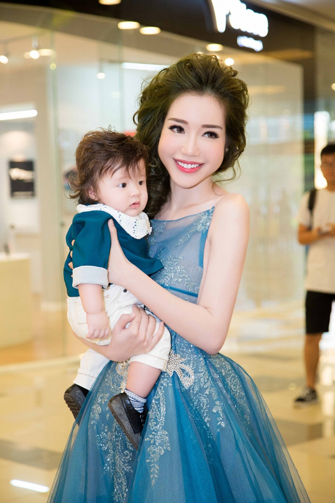 Hình ảnh Elly Trần cùng con gái tại sự kiện gần đây