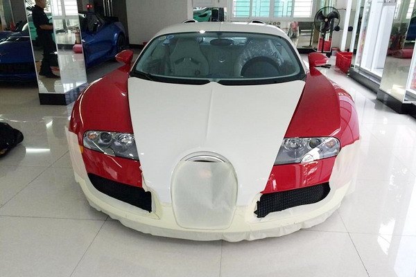 Siêu xe Bugatti Veyron của Minh nhựa