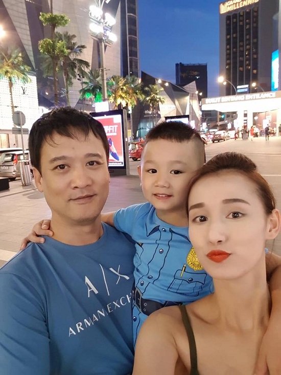 Lã Thanh Huyền hạnh phúc cùng chồng và con trai đi du lịch nước ngoài. Nữ diễn viên phấn khích vì dù ăn uống thoải mái nhưng không bị tăng cân.