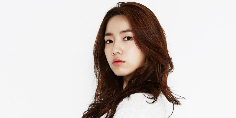 Cựu thành viên của T-ara Hwayoung đã gửi một xe cà phê thay cho lời cảm ơn tới đoàn làm phim 
