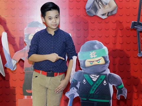 Gia đình sao Việt rủ nhau đi xem Lego Ninjago