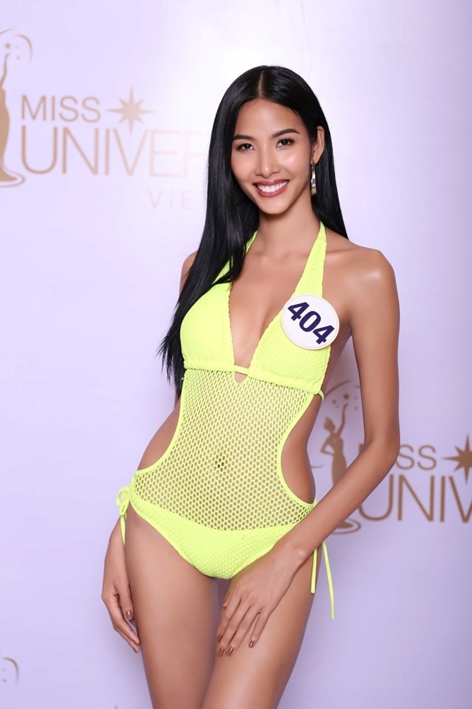 Hoàng Thùy tại cuộc thi Hoa hậu Hoàn vũ Việt Nam 2017.