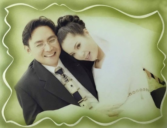 Người đàn ông 17 năm mang lại hạnh phúc cho Á hậu Trịnh Kim Chi