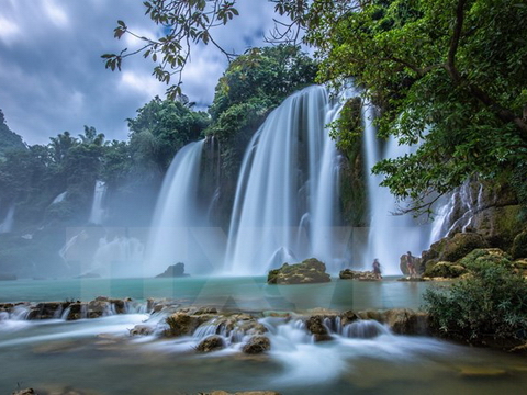 Chiêm ngưỡng thác Bản Giốc - thác nước đẹp bậc nhất Đông Nam Á