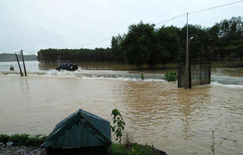 Tại xã Hoà Hải, huyện Hương Khê, nước lũ đang lên nhanh