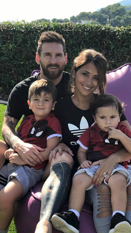 Gia đình hạnh phúc nhà Messi