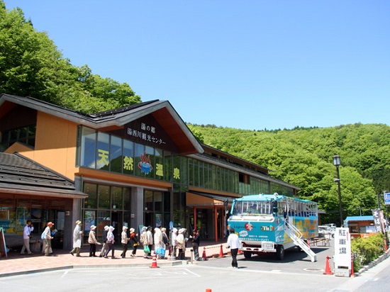 Ga Michinoeki Yunishigawa là địa điểm xuất phát của “tour thám hiểm đập nước” bằng xe bus đi dưới nước trên cạn LEGEND 01 có một không hai. Lữ khách sẽ có thể thỏa mãn với tour thăm các cơ sở tại đập và thưởng ngoạn xung quanh đập nước.  Một lưu ý với các du khách là để đảm bảo việc vận hành được an toàn, thời gian xuất phát hay chương trình có thể sẽ được thay đổi nên xin hãy gọi đến số 0288-78-0345 của công ty Ducktour  trước để có được thông tin chính xác nhất.