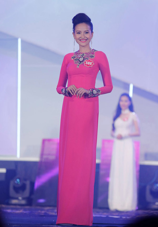 Khánh Ngân chỉ dừng chân ở top 40 của cuộc thi Hoa hậu Việt Nam 2014.