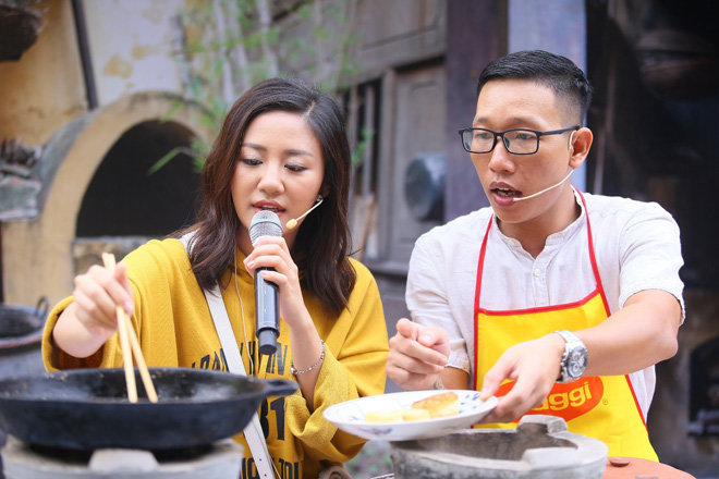 “Bản thân Hương cũng mê nấu ăn, thích mời bạn bè đến nhà để thưởng thức những món ăn do tự tay mình chế biến” – Văn Mai Hương.