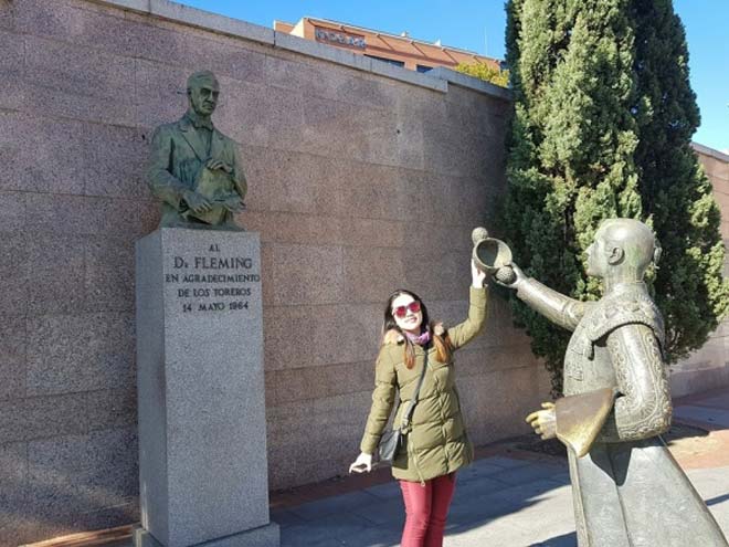 Vợ chồng Minh Tiệp đang có chuyến du lịch tại Tây Ban Nha: 