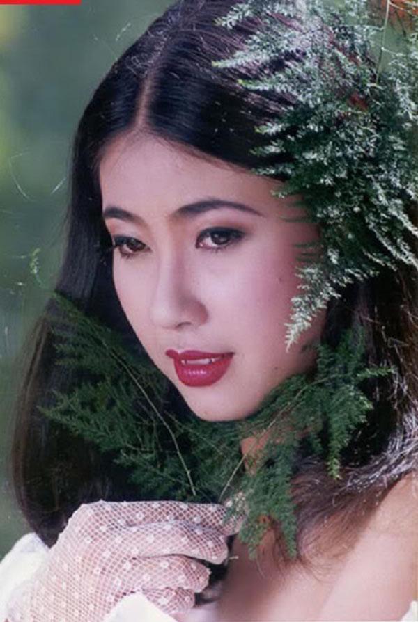 Ở độ tuổi 16, Hà Kiều Anh đăng quang ngôi vị Hoa hậu Việt Nam và là một trong những mỹ nhân nổi bật thời bây giờ.